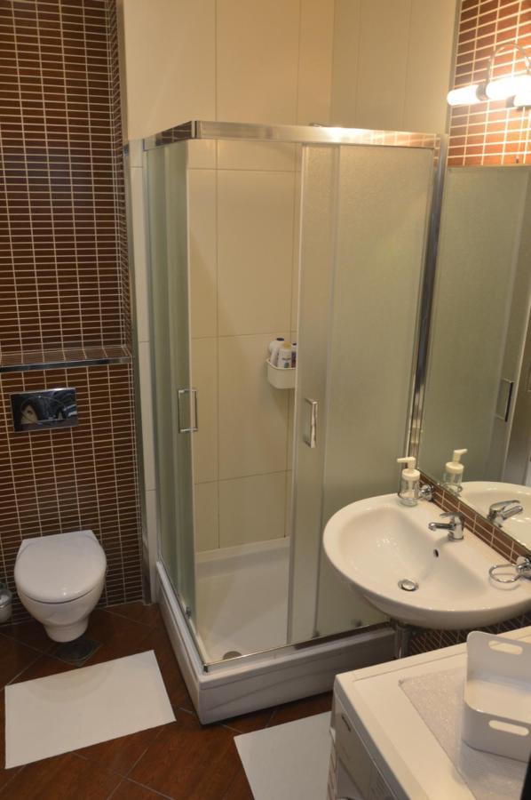 Ferienwohnung Teodora Lux Apartman Free Privat Parking Novi Sad Exterior foto