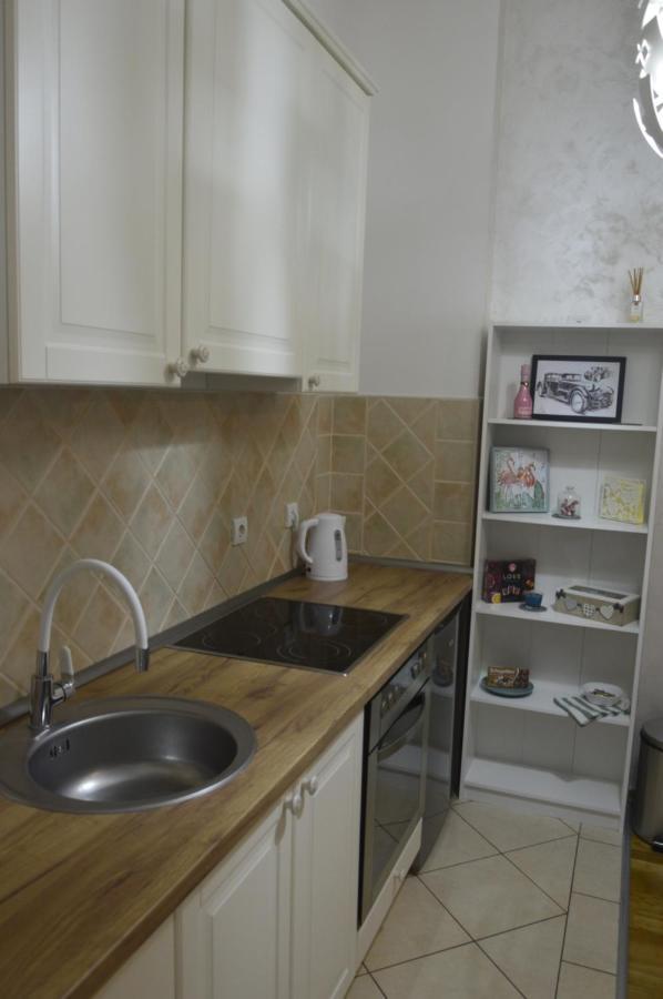 Ferienwohnung Teodora Lux Apartman Free Privat Parking Novi Sad Exterior foto