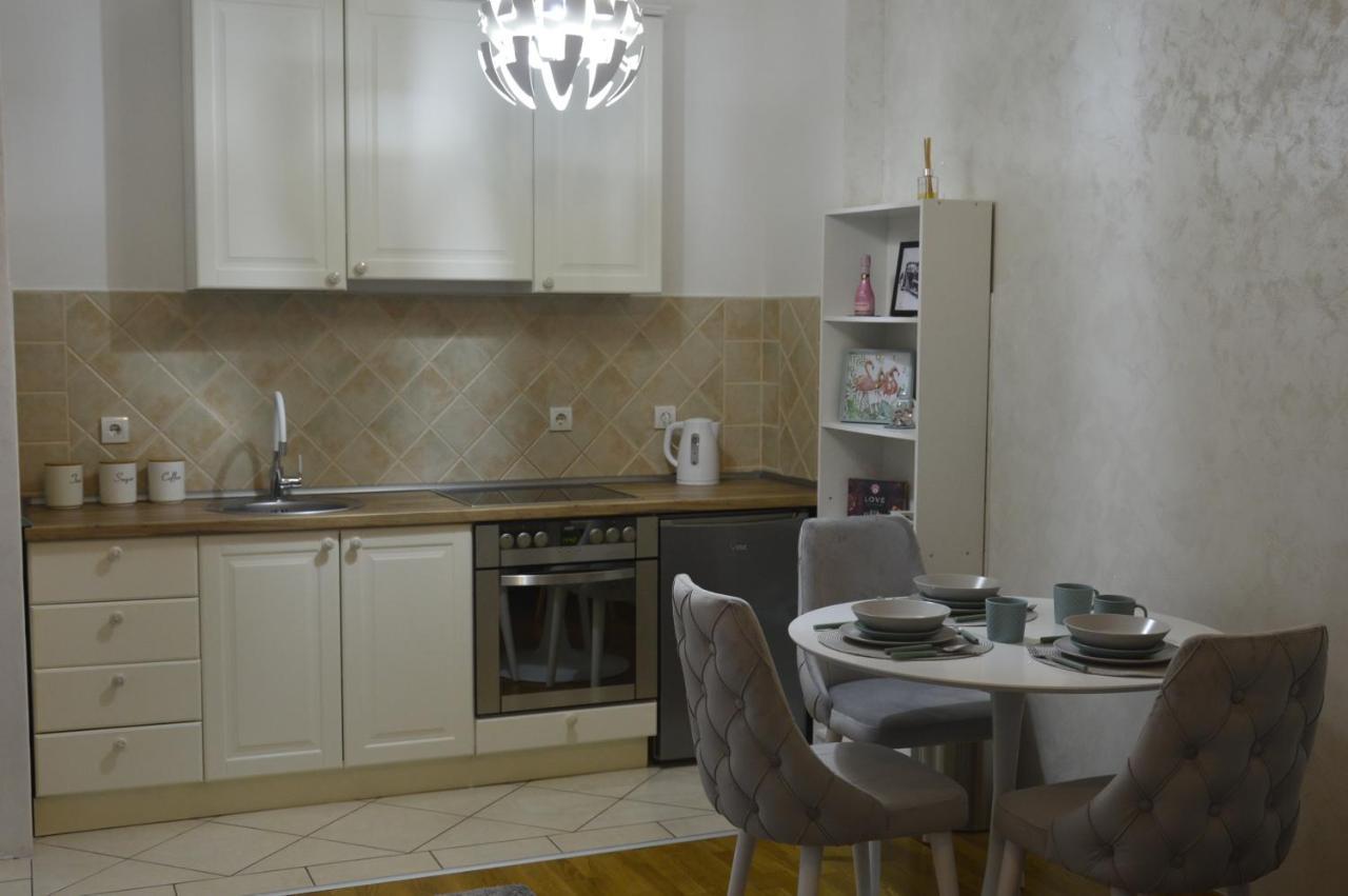 Ferienwohnung Teodora Lux Apartman Free Privat Parking Novi Sad Exterior foto