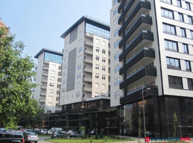 Ferienwohnung Teodora Lux Apartman Free Privat Parking Novi Sad Exterior foto